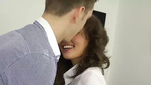 Güzel sürtükler biraz macera için oyuncak çocuklarını paylaşıyorlar