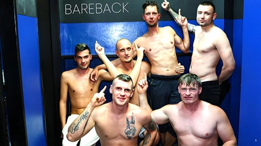 Erkekler ClubBangBoys'ta dışarı çıktıklarında gerçekten yaptıkları şey bu