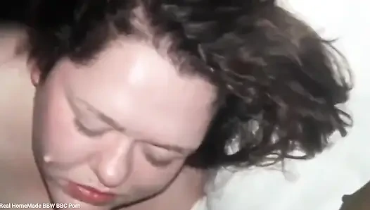 Bdsm oral seks büyük zenci yarağı sürtük oral talimatları öğürüyor