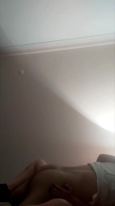 Olgun Sevgilisini Sikerken Sarhos olup Ustunde Uyuya Kalan Genc Turkish Milf | Clip 1