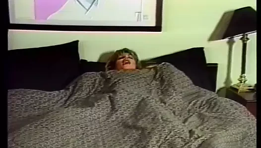 Sıkı milf pussies okşamak kendilerini ile kalın dildos