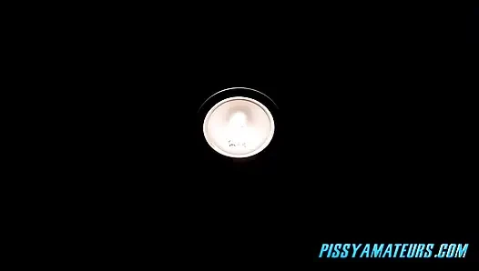 Seksi file esmer işiyor