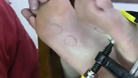 Ayak işkence kelepçeleri