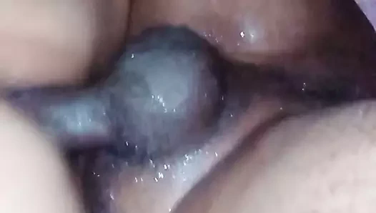 Bhabhi ne mere lund par mut diya.