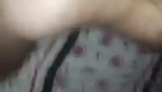 Kalın beyaz bir kadınla ırklararası seks