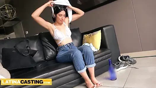 Bu amatör latinin her zaman Amerika'nın hayalini kuracağını biliyordum... Sanırım erkek arkadaşı bunu hiç yaşamadı