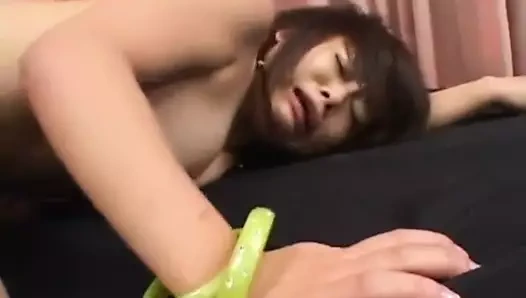 Nao трахнула бритую щель