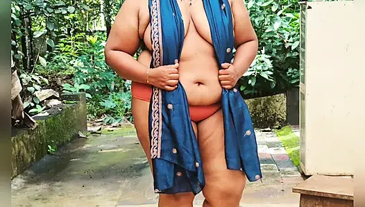 Hintli kız mavi şalvarda üstsüz seksi fotoğraf çekiminde, çekimden sonra
