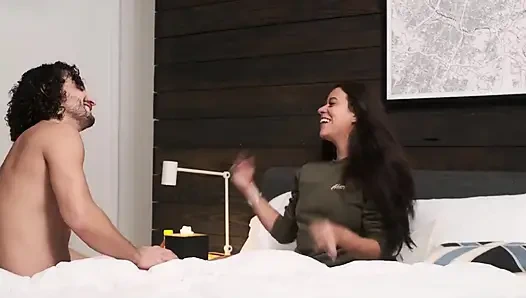 Melvin Julias'ın amcığını alıyor