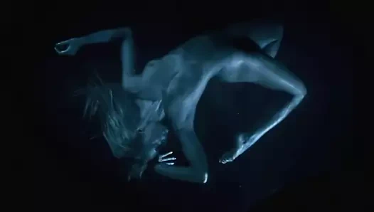 İki dünya arasında sıkışıp kaldım