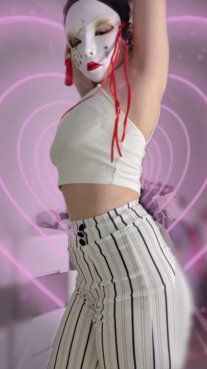 Kawaii Babe: Yeni Sevimli Maskemi Deniyorum