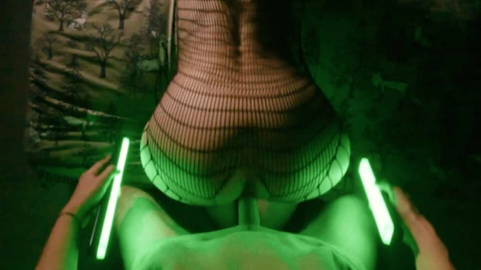 Kedi kadın gizemli sikiş! Göğüslerine boşal! 💦