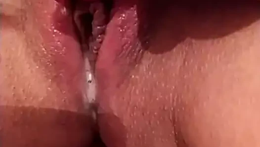 Pummpumm evde boşalıyor