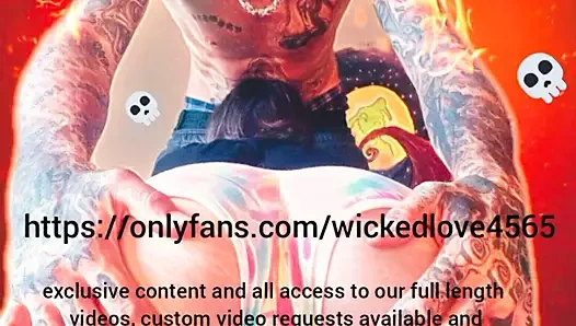 Mükemmel drool kraliçe salyaları ve gags üzerinde büyük çük