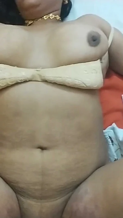 Kolkata, Hindistan'dan büyük götlü seksi Hintli teyze | Klip 1