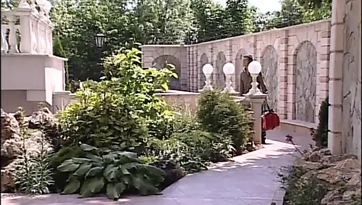 Büyük memeli inanılmaz seksi sekreterler büyük yaraklarla sikiliyor