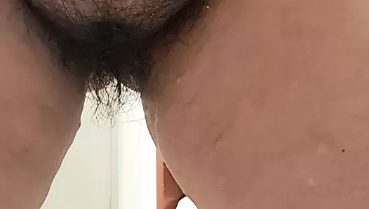 Fışkırtma ile kıllı amcık mastürbasyonu