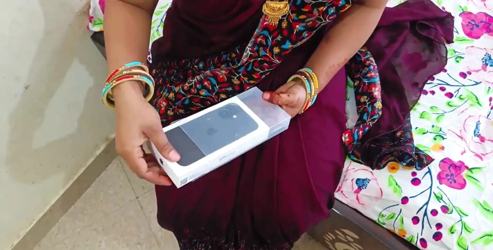 Ateşli üvey baldızım ve sevgi dolu bir hediye verdi