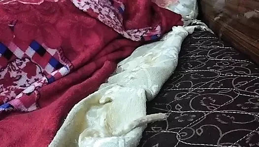 Simran desi kız parmaklıyor