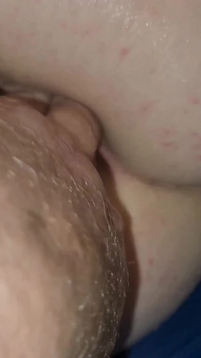 Незабываемый момент от "Очень горячая милфа показывает ее хардкорные сцены в любительском видео. Настоящий экстрим в домашнем видео"