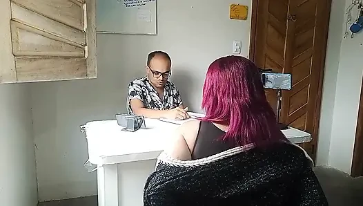 Büyük göğüsleri ve götüyle ateşli bir röportaj