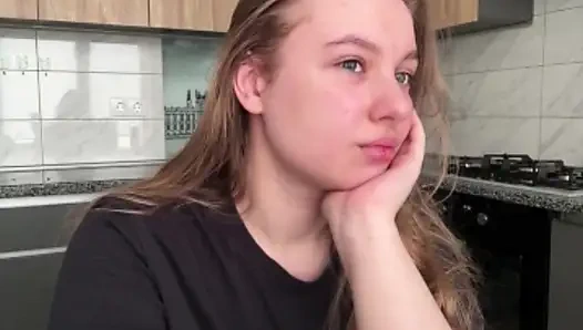 Jucielussie sabah mutfakta mastürbasyon yapıyor