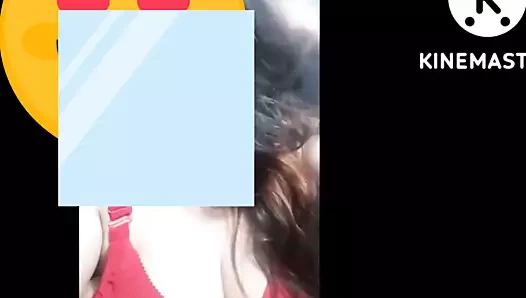 yenge gösteren büyük göğüsler