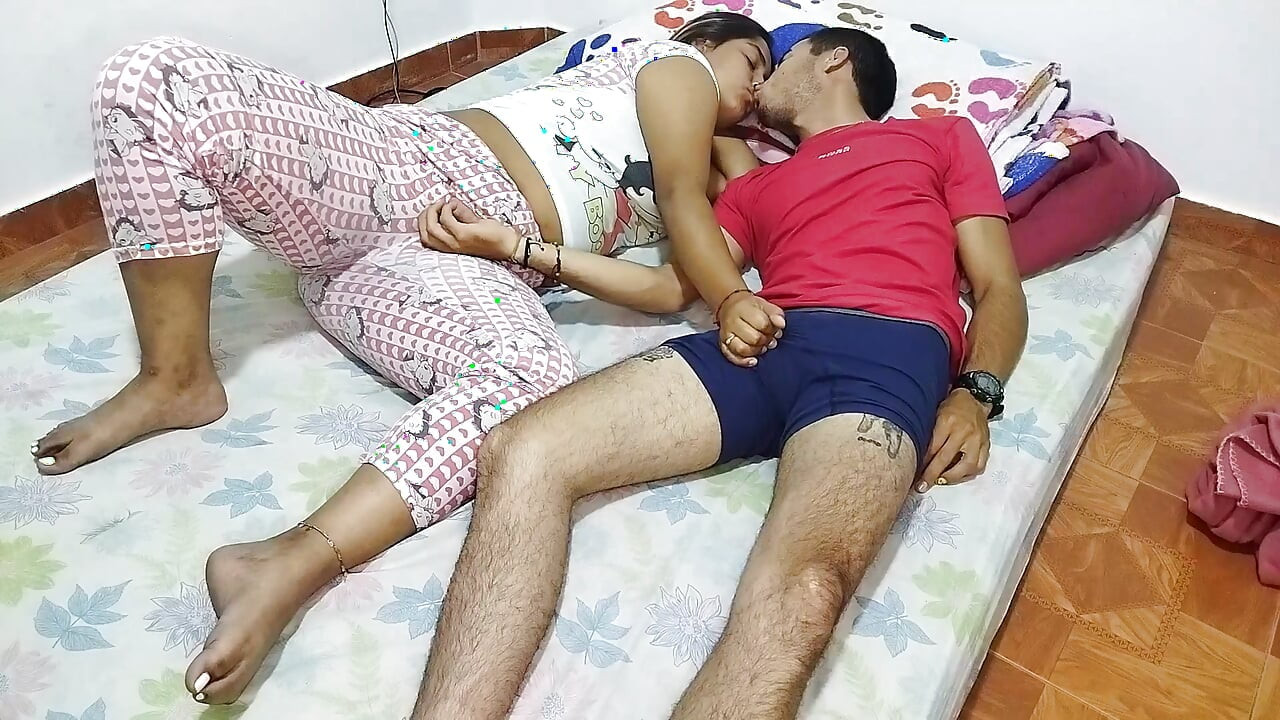 Kız arkadaşımın arkadaşını yemek dölleme hazırlarken sikiyorum - sert seks - gavat - İspanyolca porno
