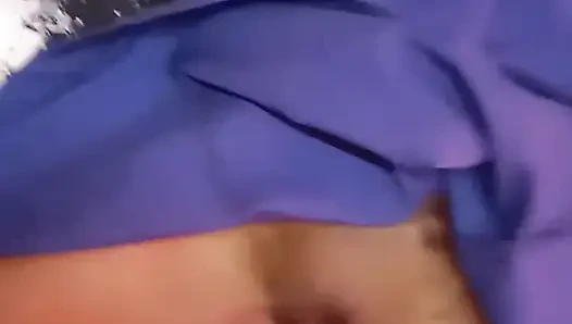 19 Yaşındaki Genç Sürtük Üvey Babası Tarafından Büyük Pembe Vibratörle Sikiliyor
