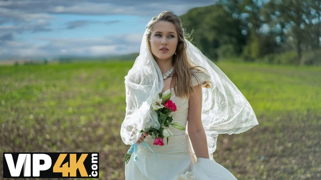 BRIDE4K. Arabada doğal memeli seksi genç gelinle üçlü seks