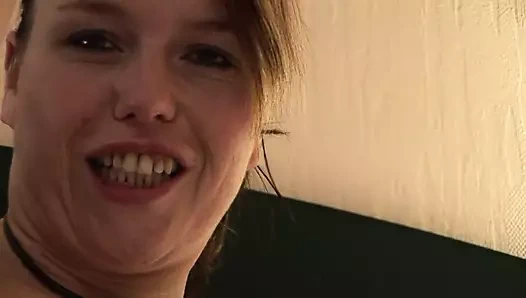 deutsche MILF und Ihr bester Freund der Dildo