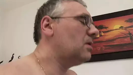 Ateşli üvey kız bana zevk veriyor!