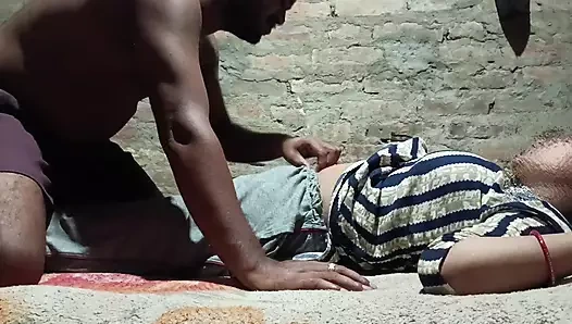 Ateşli bir anal seks yapmak çok eğlenceli.