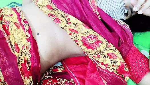 Yaramaz üvey anne üvey oğlu Desi Saree'i nasıl tatmin edeceklerini biliyor üvey anne sikişi xxx