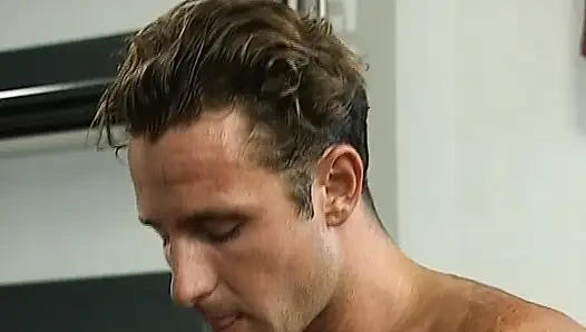 Ofis Alman sürtükler muhteşem bir grup sekste büyük yarakları paylaşıyor