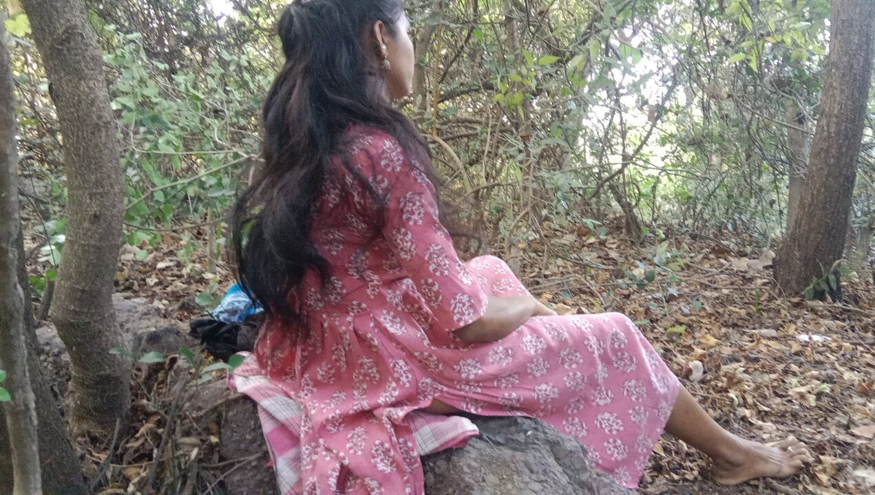 Hot Bhabhi Ji Caught By Father-in-Law While Mugling In The Jungle Indian Desi Outdoor Sex Video
