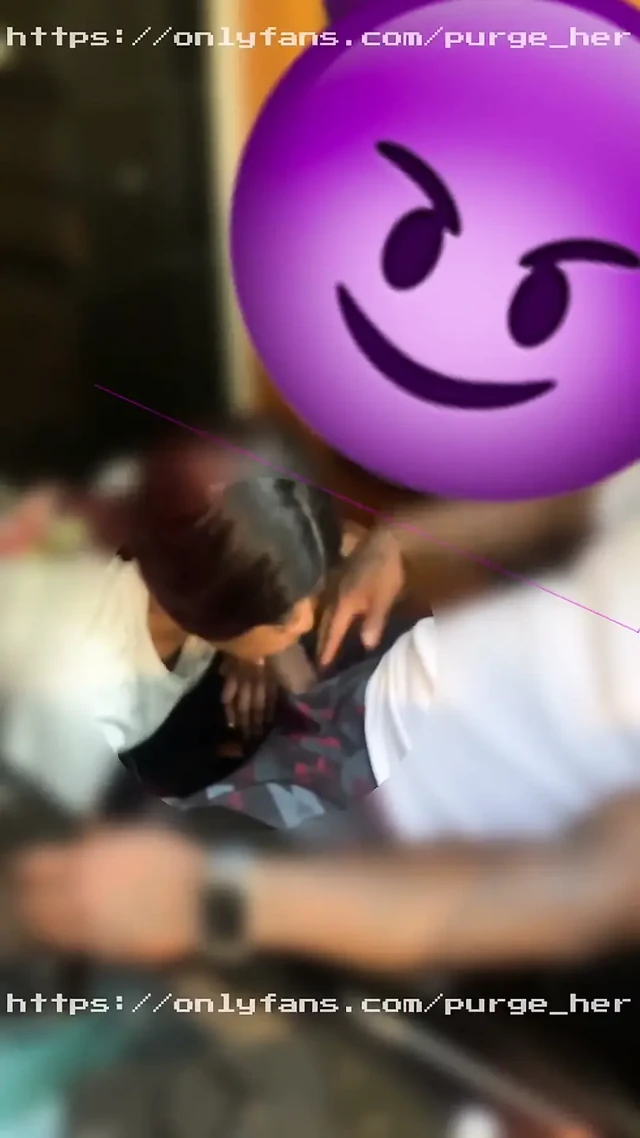 Erkek arkadaşı işteyken sikimi böyle emiyor