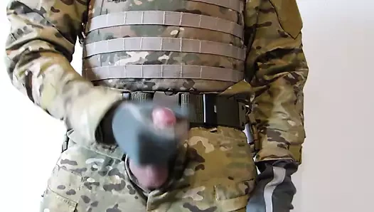 Asker tek başına oynadı ve azgın olsun