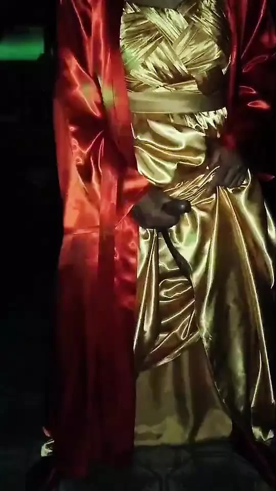 Золотое вечернее платье 2