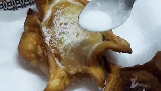 Çok yaşa ülke! Arkadaşlar, pastalar ve seks