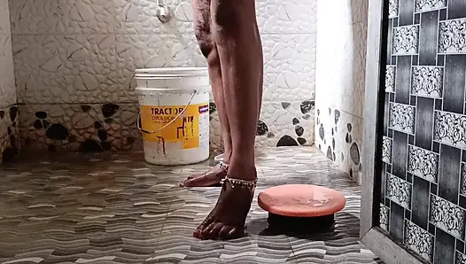 Damad a Gaya bathroom mein
