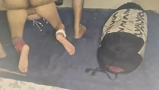 Ev yapımı sert sikiş emiyor ön sevişme ateşli meme ucu minik amcık