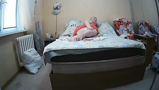 Komşus un büyük amının büyük bir dildoya ihtiyacı var