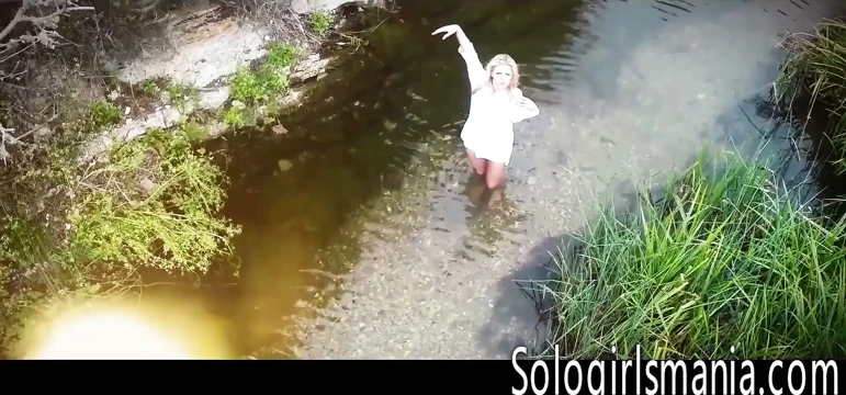 Kızıl kırmızı amına mastürbasyon yapıyor