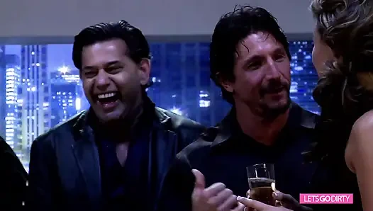 Tanrıça orta yaşlı seksi kadınlarla grup seks