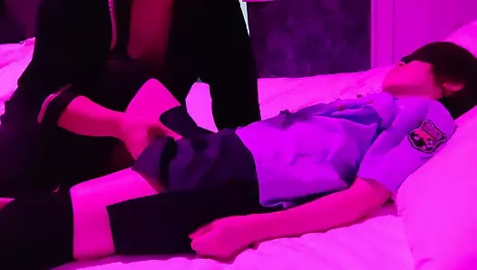 Amatör gonzo bir kadın polis tarafından gözleri bağlı erotik şeyler yapmak istiyorum oral seks