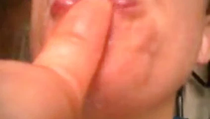 ıslak parmak oral seks