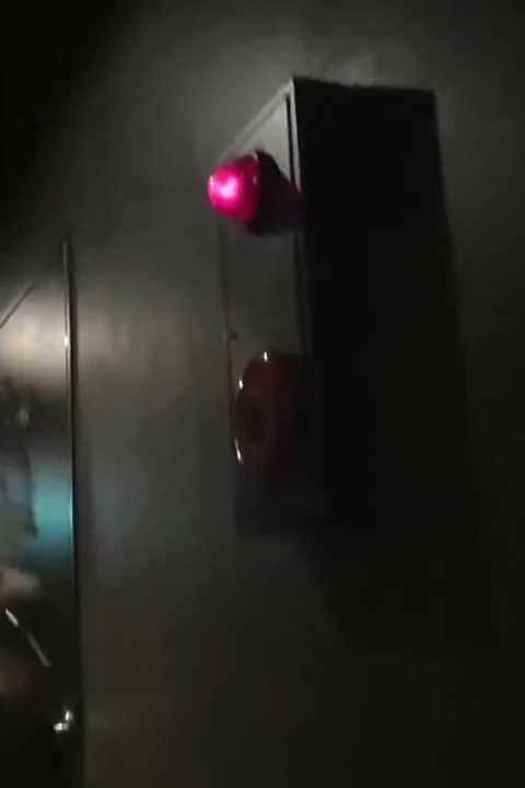 Maina'nın özel kaplıca döllenmesi tatlı ve buharlı bir kaçış sahnesi 1