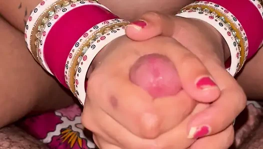 Hintli kız arkadaş buraya gel dedi ve ben hayır diyemedim