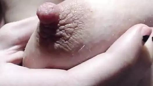 Yağlı bardak ibadeti, yakın çekim meme uçları